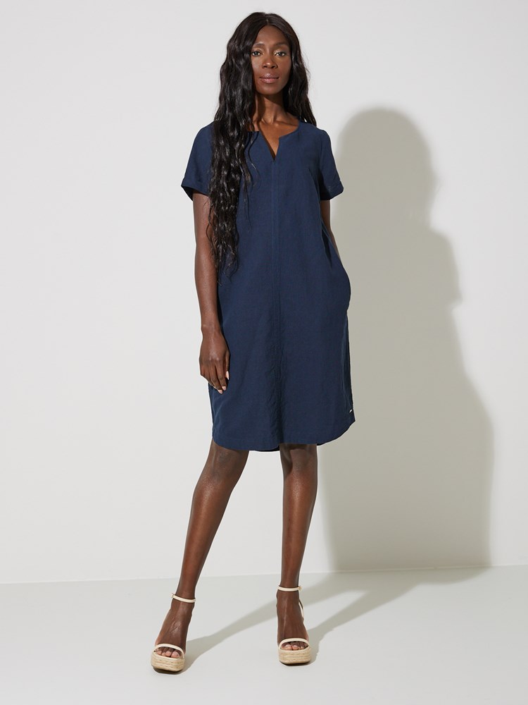 Odila kjole 7507137_EM6-JEANPAUL-H24-Modell-Front_7618_Odila kjole EM6_Odila kjole EM6 7507137.jpg_Front||Front