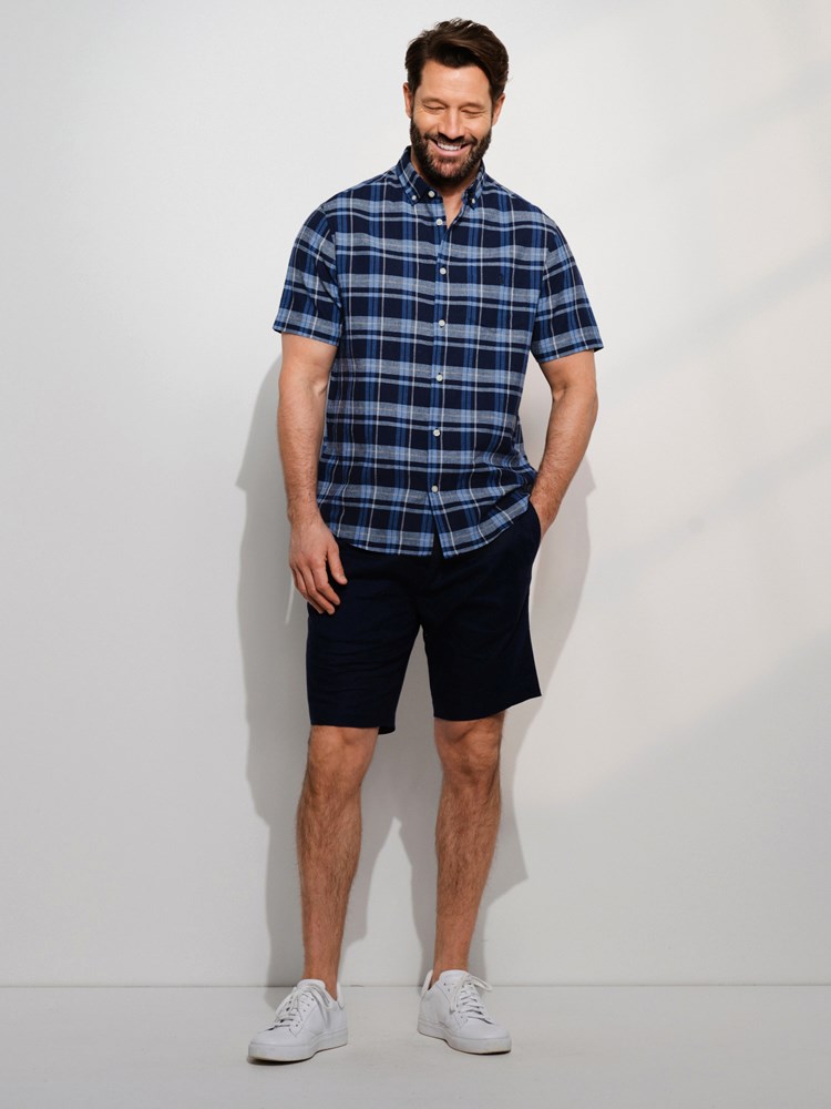 Elia skjorte i linmiks 7507235_C29-REDFORD-H24-Modell-Front_chn=match_9902_Elia skjorte i linmiks C29 7507235.jpg_Front||Front