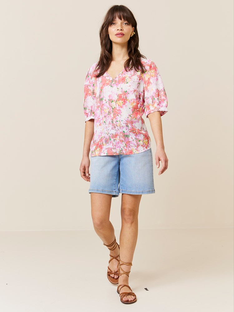 Myra bluse 7507442-Myra Bluse-JEANPAUL-H24-Modell-Front (1)_MNK_Myra bluse MNK_Myra bluse MNK 7507442.jpg_
