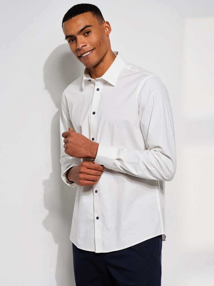 Bruno superslim skjorte 7507447_O68-MARIOCONTI-S24-Modell-Left_chn=match_6448_Bruno superslim skjorte O68 7507447.jpg_Left||Left