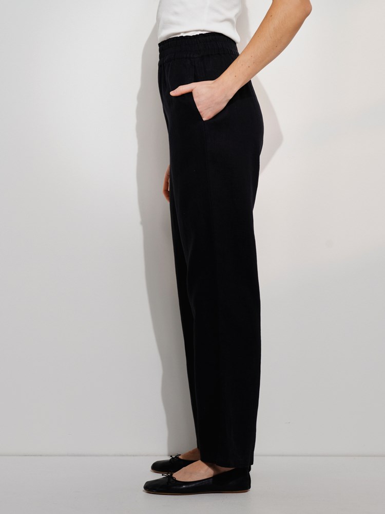Diondra linbukse 7507522_CAB-DONNA-H24-Modell-Front_chn=match_3896_Diondra linbukse CAB_Diondra linbukse CAB 7507522.jpg_Front