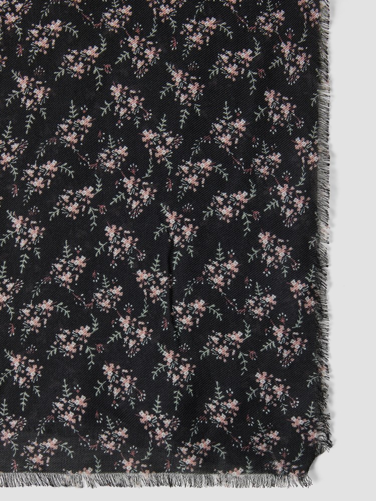 Milana skjerf 7507603_CAB-VAVITE-S24-Front_4122_Milana skjerf_Milana skjerf CAB 7507603.jpg_Front||Front