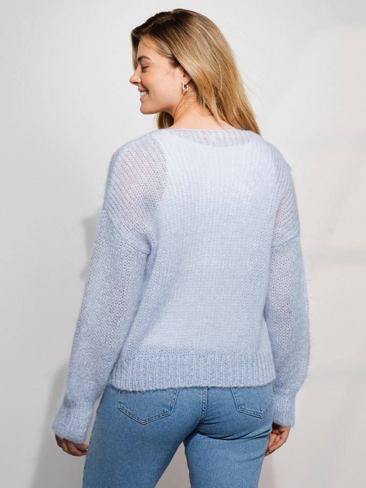 Stina cardigan 7507992_C17-MARIEPHILIPPE-H24-Modell-Back_chn=match_5090_Stina cardigan C17_Stina cardigan C17 7507992.jpg_Back||Back