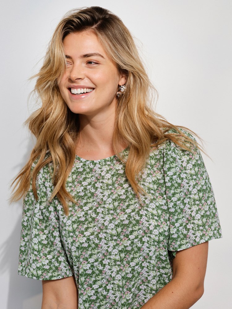 Charlotte kjole 7508090_E9M-VAVITE-H24-Modell-Front_chn=match_6591_Charlotte kjole E9M_Charlotte kjole E9M 7508090.jpg_Front||Front