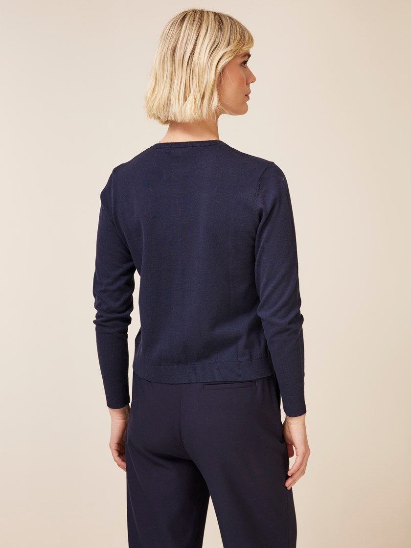 7508092 EM6 7508092_EM6-JEANPAUL-A24-Front_9005_Agnes cardigan EM6_Agnes cardigan EM6 7508092.jpg_Front||Front