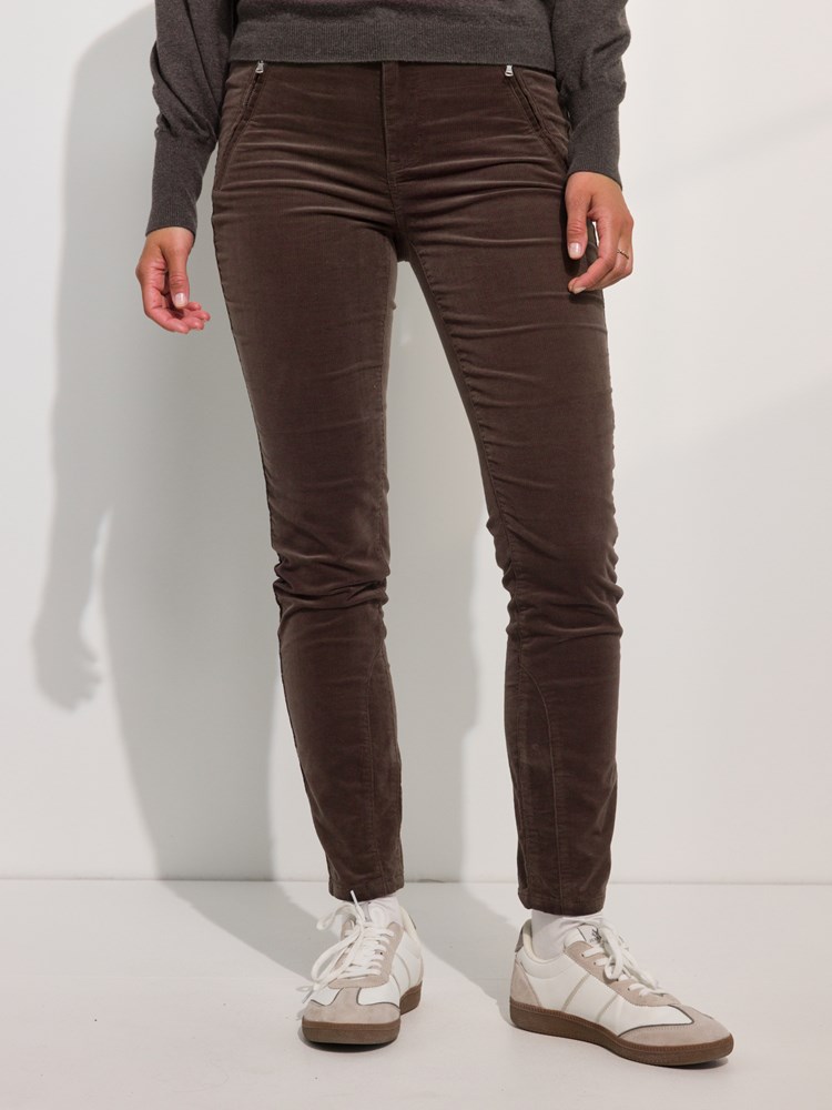 Paris zip cordbukse 7508165_AN7-MARIEPHILIPPE-A24-Modell-Front_chn=match_3563_Paris zip cordbukse AN7_Paris zip cordbukse AN7 7508165.jpg_Front||Front