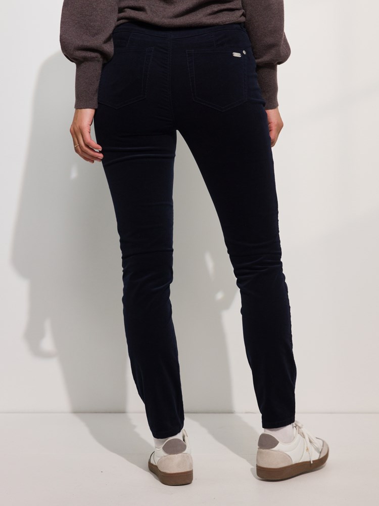 Paris zip cordbukse 7508165_EM6-MARIEPHILIPPE-A24-Modell-Back_chn=match_8576_Paris zip cordbukse EM6_Paris zip cordbukse EM6 7508165.jpg_Back||Back