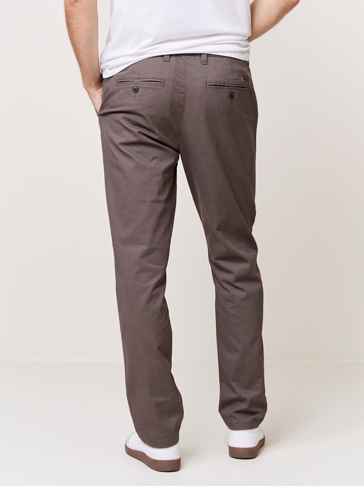 Christer struktur chinos 7508212_APR-REDFORD-A24-Modell-Back_chn=match_1477_Christer struktur chinos APR_Christer struktur chinos APR 7508212.jpg_Back||Back