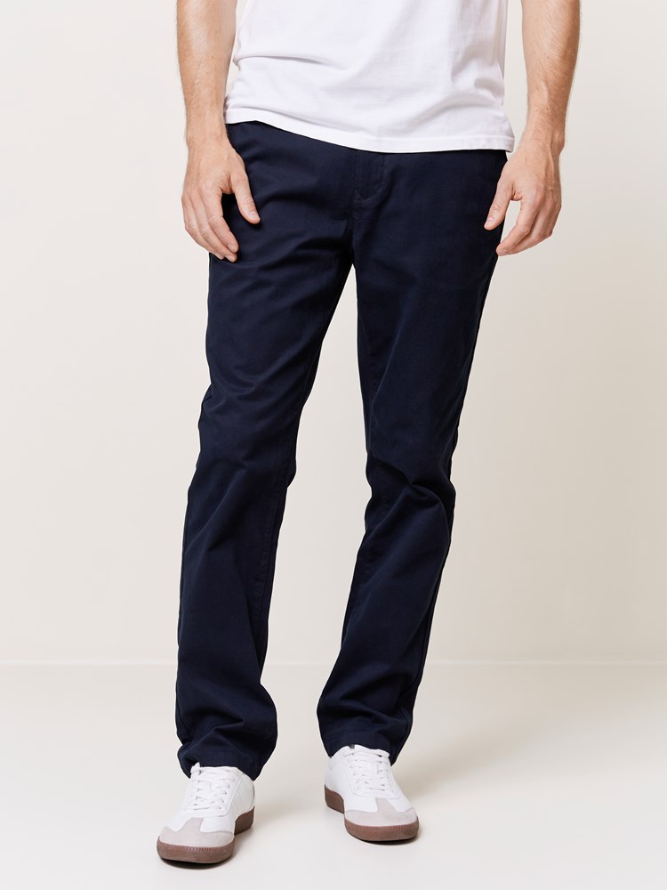 Christer struktur chinos 7508212_EM1-REDFORD-A24-Modell-Front_chn=match_6164_Christer struktur chinos EM1 7508212.jpg_Front||Front