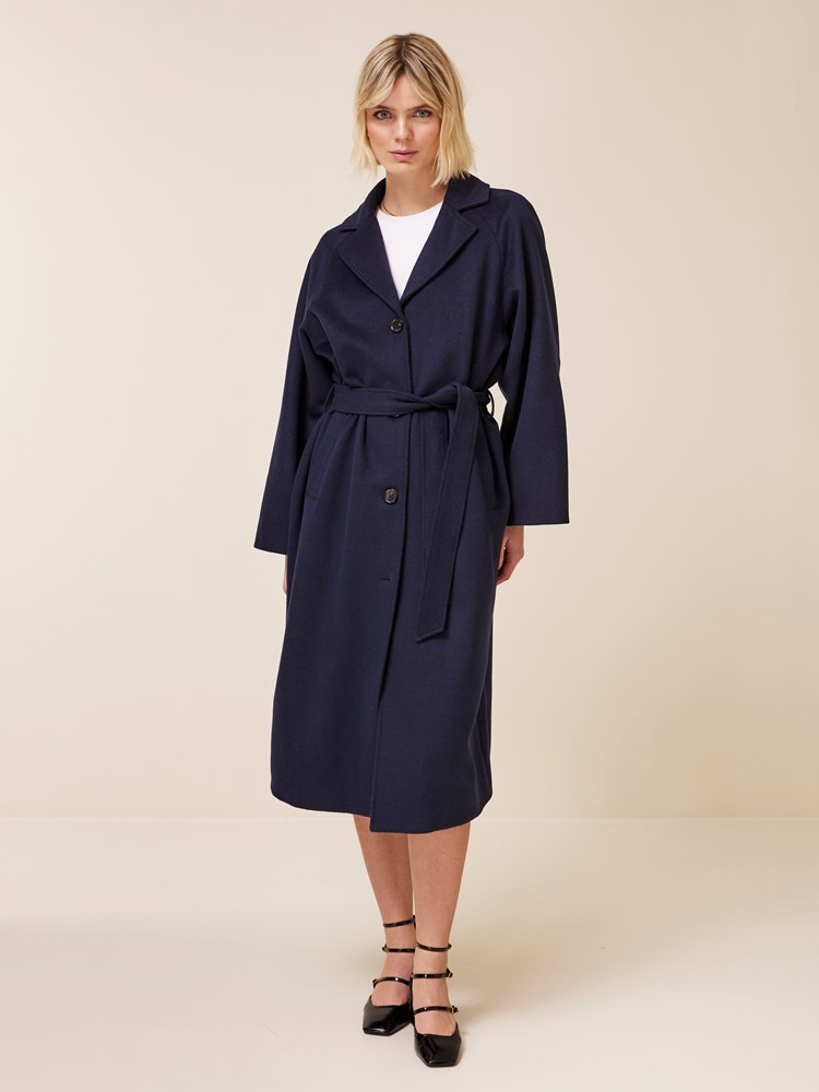 Betzy kåpe 7508216_EM6_Jean Paul_Betzy Kåpe_A24 (1)_Betzy kåpe EM6 7508216.jpg_