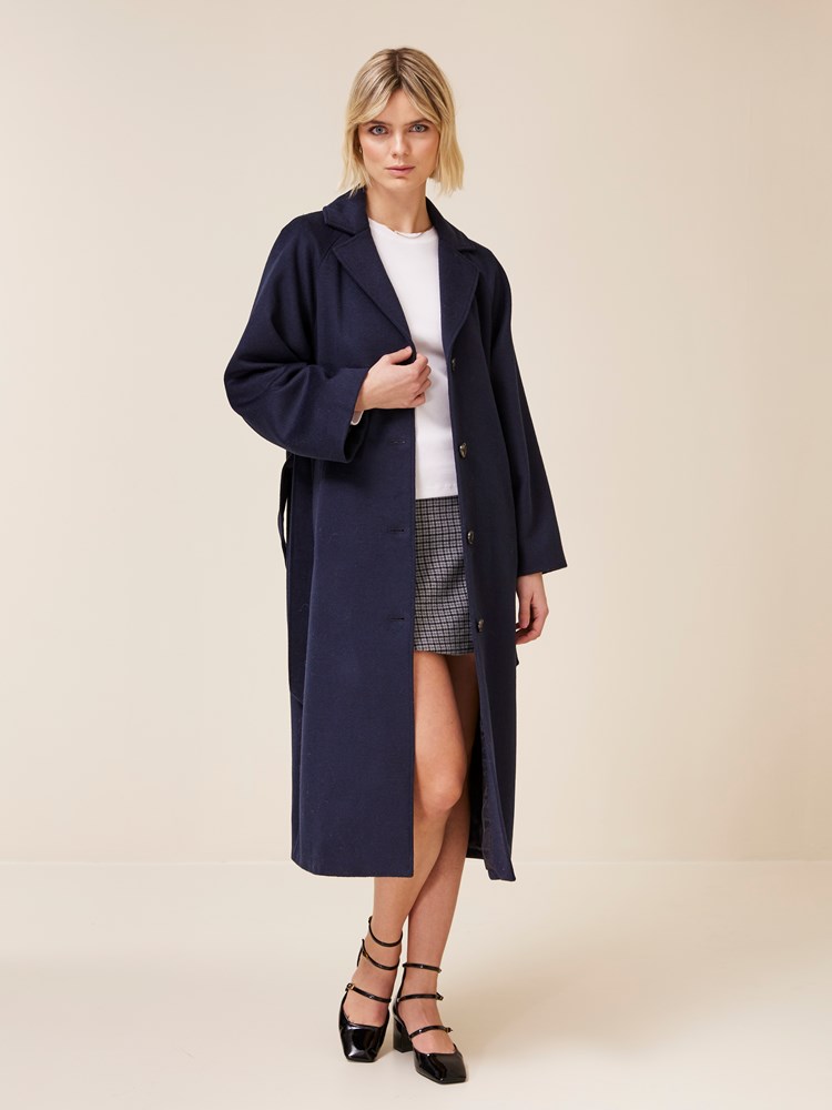 Betzy kåpe 7508216_EM6_Jean Paul_Betzy Kåpe_A24 (3)_Betzy kåpe EM6_Betzy kåpe EM6 7508216.jpg_