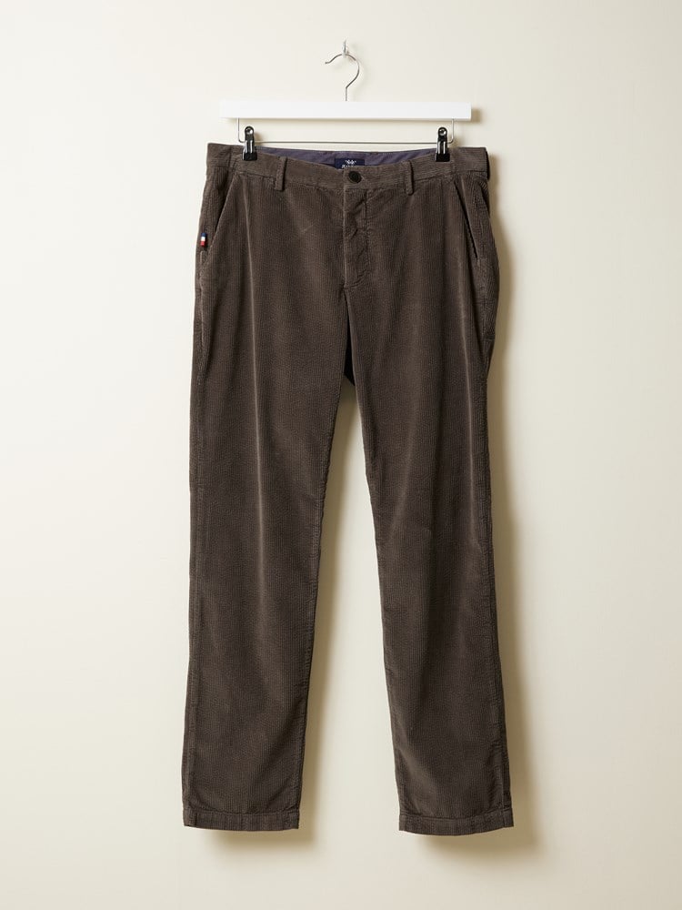 Liam cord chino 7508286_APR-JEANPAUL-A24-Front_6858_Liam cord chino APR_Liam cord chino APR 7508286.jpg_Front||Front