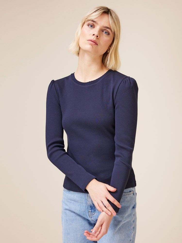 Julia genser 7508304_EM6-JEANPAUL-A24-Front_6335_Julia genser_Julia genser EM6_Julia genser EM6 7508304.jpg_Front||Front
