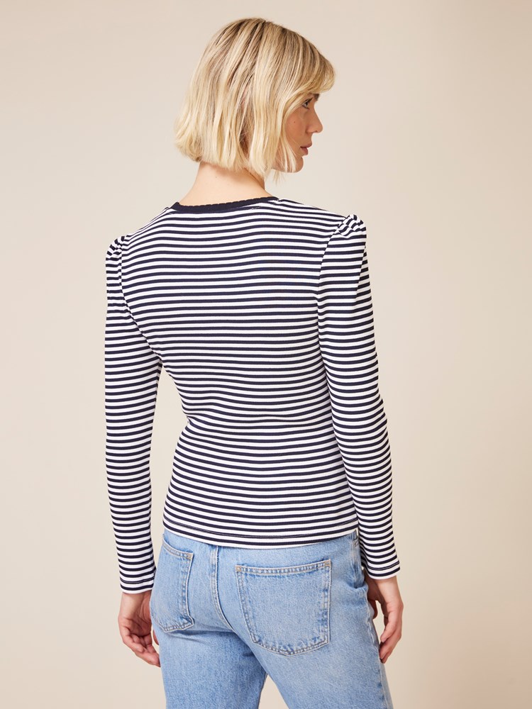 Julia stripet genser 7508342_O68-JEANPAUL-A24-Front_2515_Julia stripet genser O68_Julia stripet genser O68 7508342.jpg_Front||Front