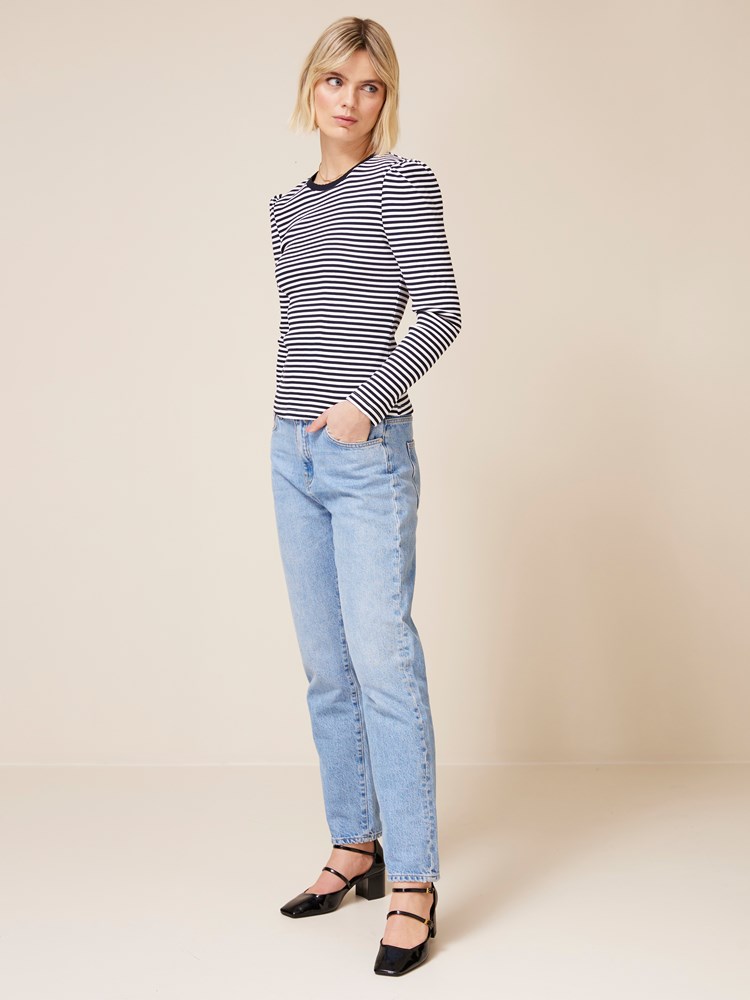 Julia stripet genser 7508342_O68-JEANPAUL-A24-Front_4535_Julia stripet genser_Julia stripet genser O68_Julia stripet genser O68 7508342.jpg_Front||Front