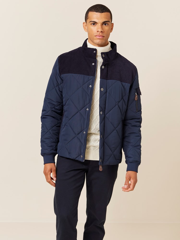 Devon quiltjakke 7508356_EM6-JEANPAUL-A24-Modell-Front_3414_Devon quiltjakke EM6_Devon quiltjakke EM6 7508356.jpg_Front||Front