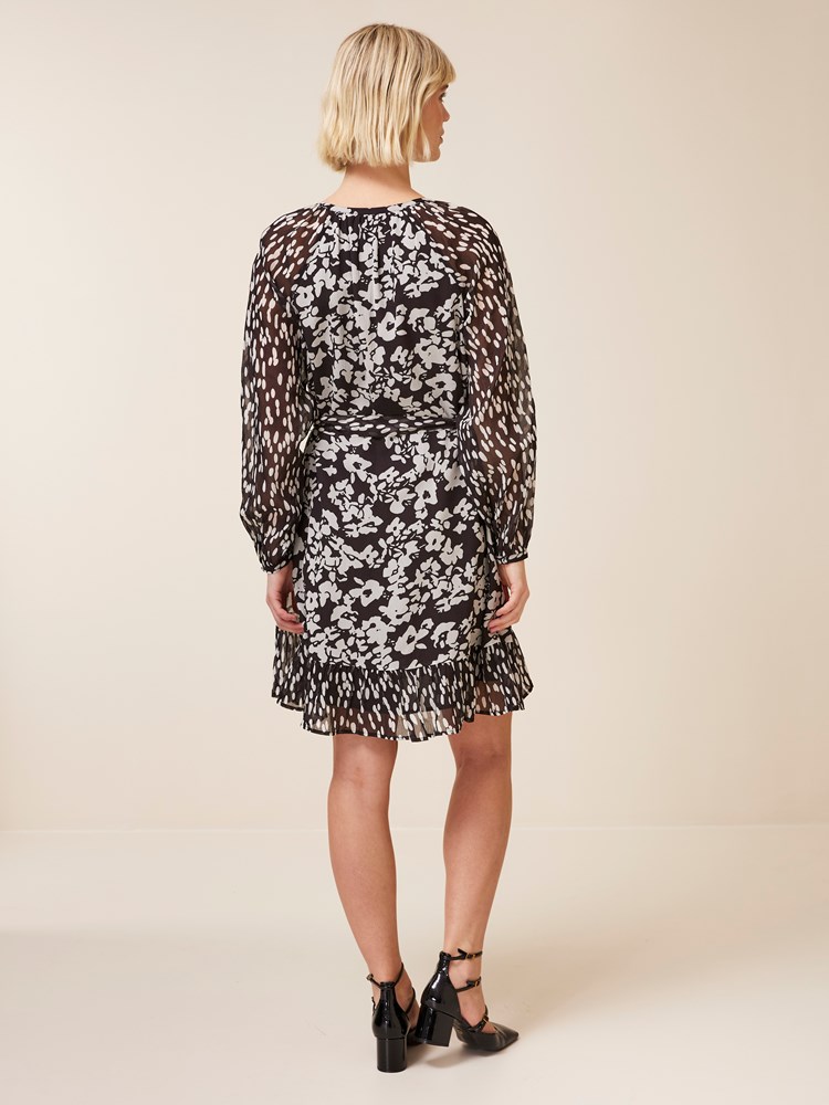 Viona kjole 7508413_O62-JEANPAUL-A24-Front_1141_Viona kjole O62_Viona kjole O62 7508413.jpg_Front||Front