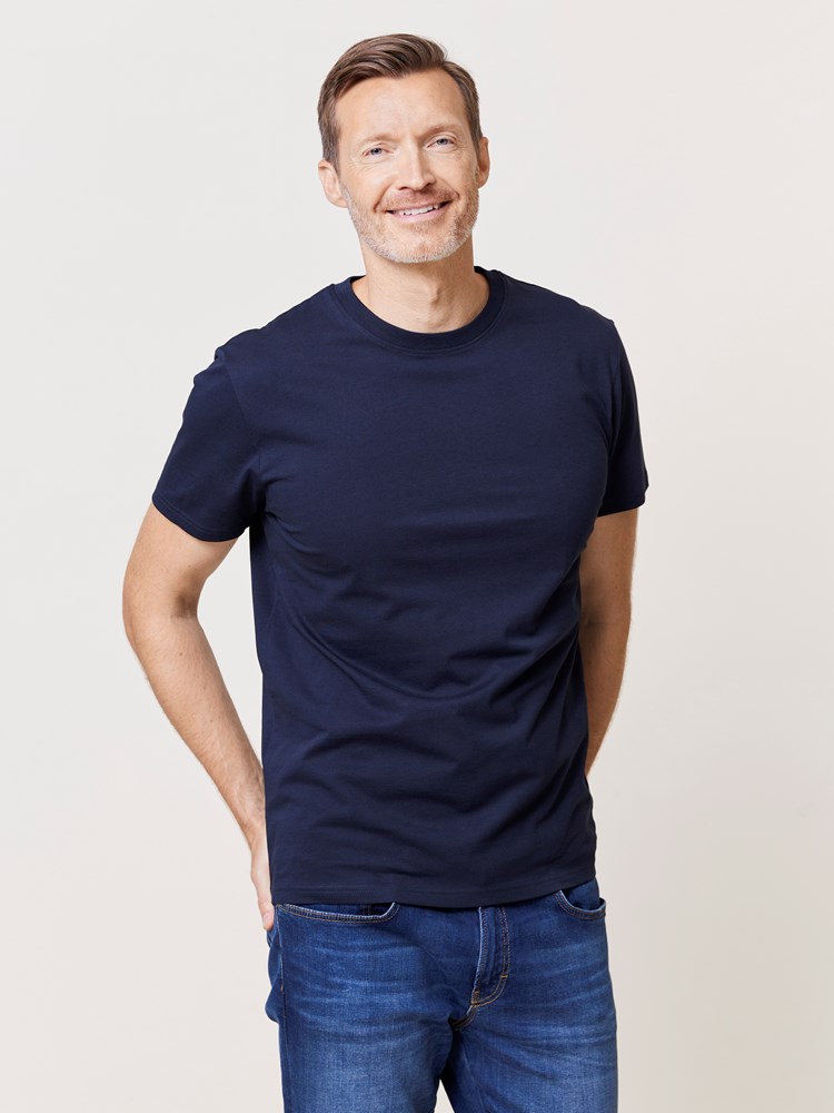 Joe 2pk t-skjorte 7508417_EMW-REDFORD-NOS-Modell-Front_chn=match_6630_Joe 2pk t-skjorte EMW 7508417.jpg_