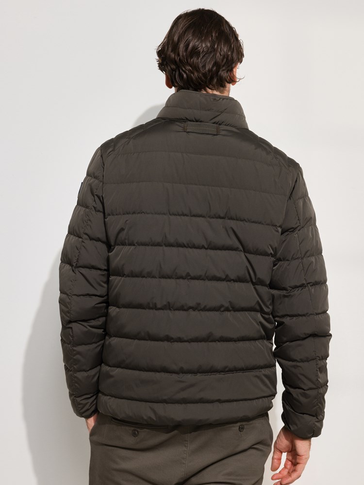 Vermont dunjakke 7508440_AIB-REDFORD-A24-Modell-Back_chn=match_6256_Vermont dunjakke AIB_Vermont dunjakke AIB 7508440.jpg_Back||Back