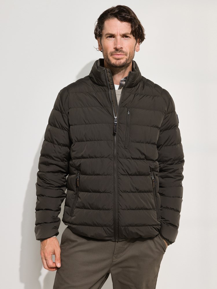 Vermont dunjakke 7508440_AIB-REDFORD-A24-Modell-Front_chn=match_4894_Vermont dunjakke AIB_Vermont dunjakke AIB 7508440.jpg_Front||Front