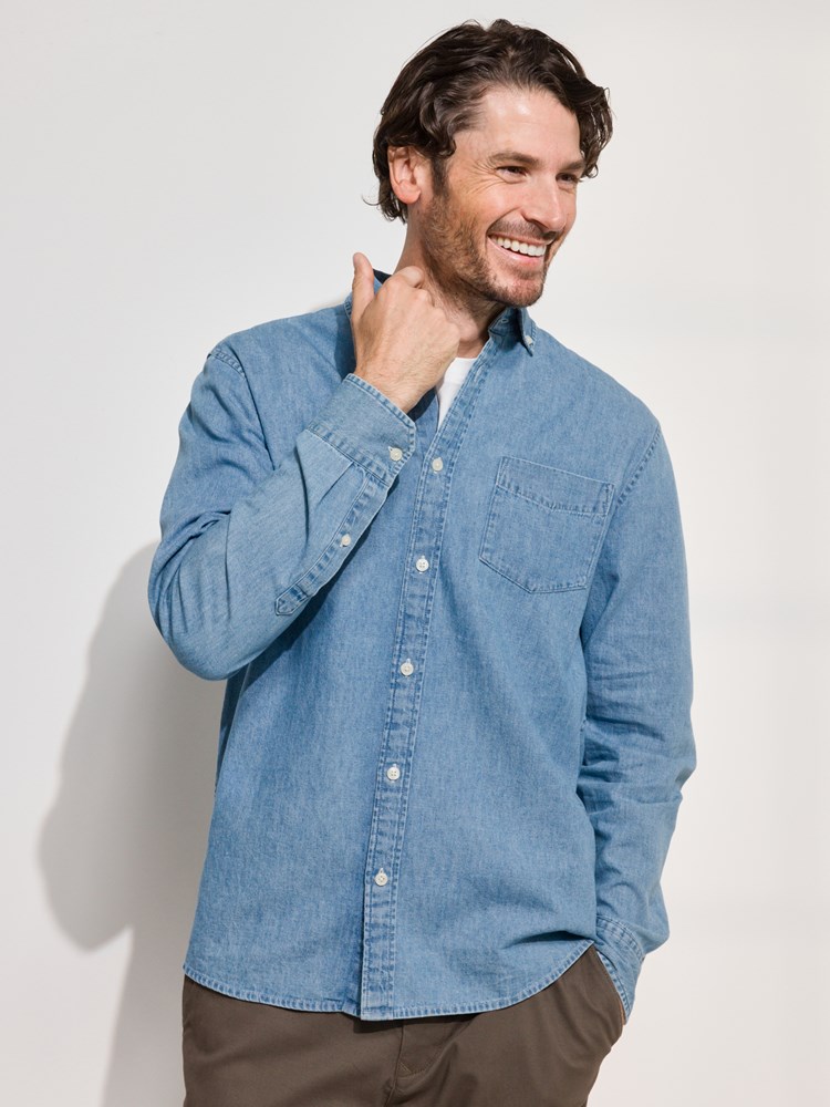 Chambray skjorte 7508443_EDU-REDFORD-A24-Modell-Front_chn=match_4395_Chambray skjorte EDU_Chambray skjorte EDU 7508443.jpg_Front||Front