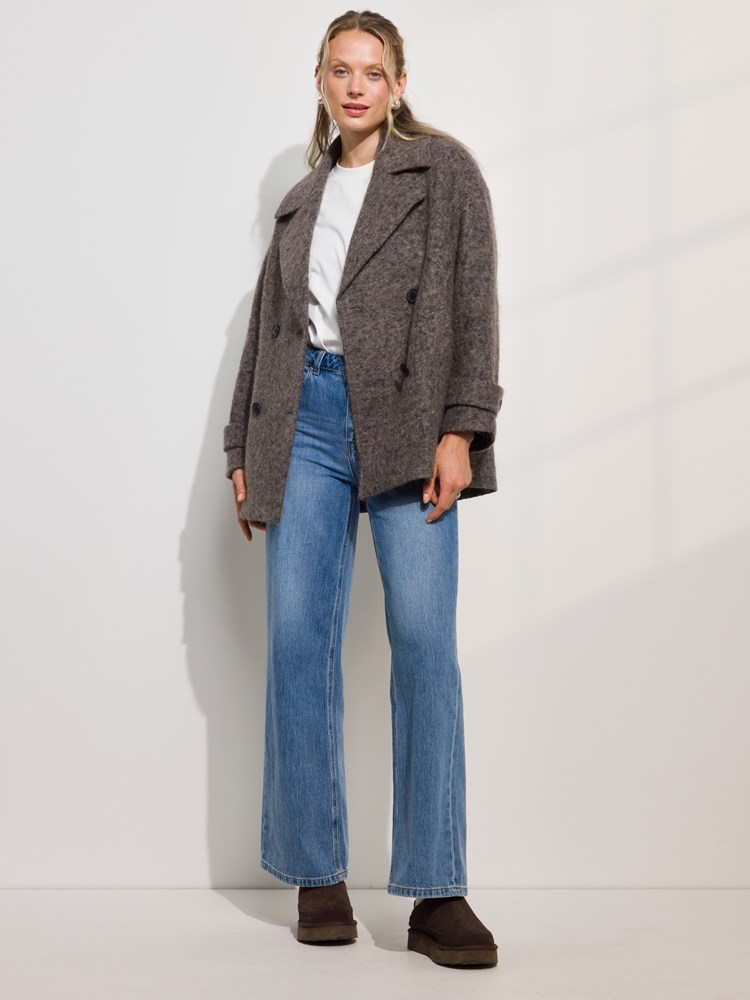 Cornelia jakke 7508537_I6D-DONNA-A24-Modell-Front_chn=match_2047_Cornelia jakke I6D_Cornelia jakke I6D 7508537.jpg_Front||Front