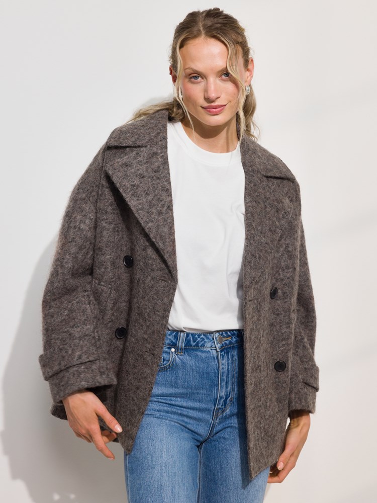 Cornelia jakke 7508537_I6D-DONNA-A24-Modell-Front_chn=match_8490_Cornelia jakke I6D_Cornelia jakke I6D 7508537.jpg_Front||Front