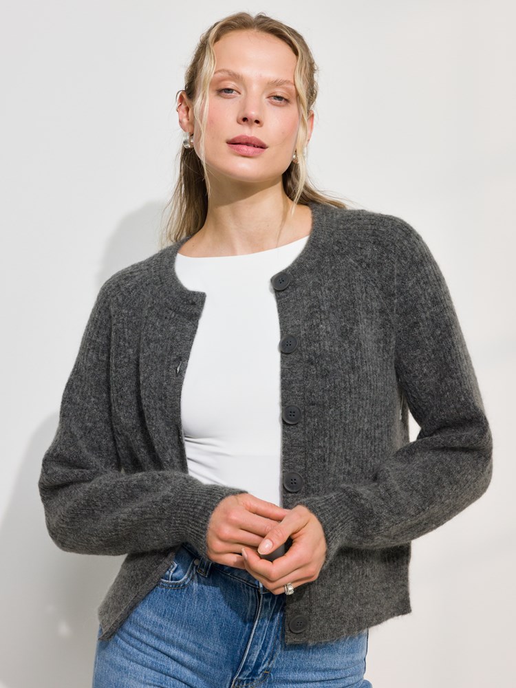 Antonia cardigan 7508543_IEB-DONNA-A24-Modell-Front_chn=match_7638_Antonia cardigan IEB_Antonia cardigan IEB 7508543.jpg_Front||Front
