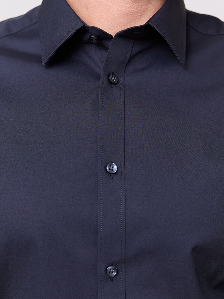 Slim stretch skjorte 7508562_ID2-MARIOCONTI-NOS-Modell-Front_chn=match_1154_Slim stretch skjorte CAB 7223784.jpg_