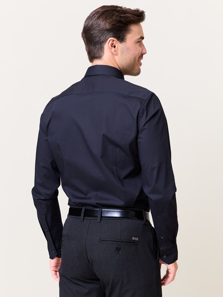 Slim stretch skjorte 7508562_ID2-MARIOCONTI-NOS-Modell-Front_chn=match_5518_Slim stretch skjorte CAB 7223784.jpg_