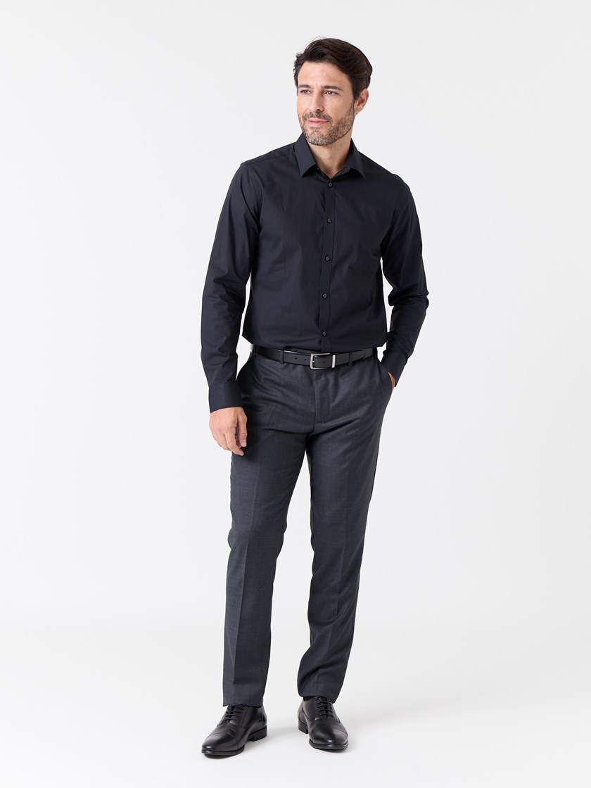 7508562 ID2 7508562_ID2_mario conti_skjorte_herre_svart_modell_Slim stretch skjorte ID2.jpg_