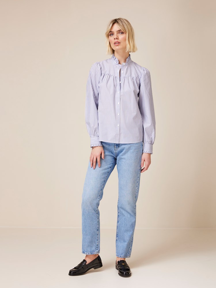 Petra bluse 7508565_E8S-JEANPAUL-A24-Front_2767_Petra bluse E8S 7508565.jpg_Front||Front