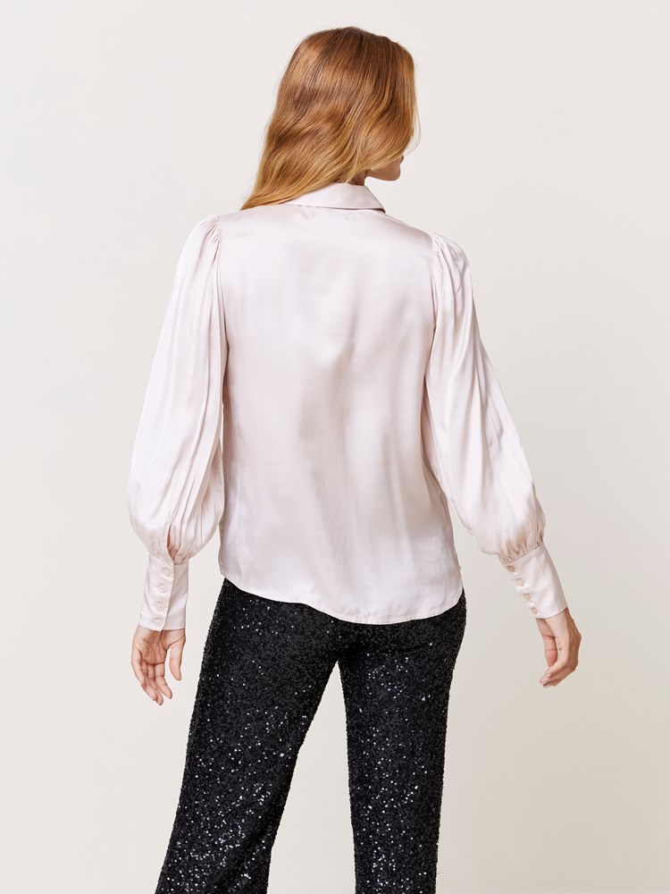 Sandra bluse 7508705_A9I-MARIEPHILIPPE-W24-Modell-Back_chn=match_9664_Sandra bluse A9I_Sandra bluse A9I 7508705.jpg_Back||Back