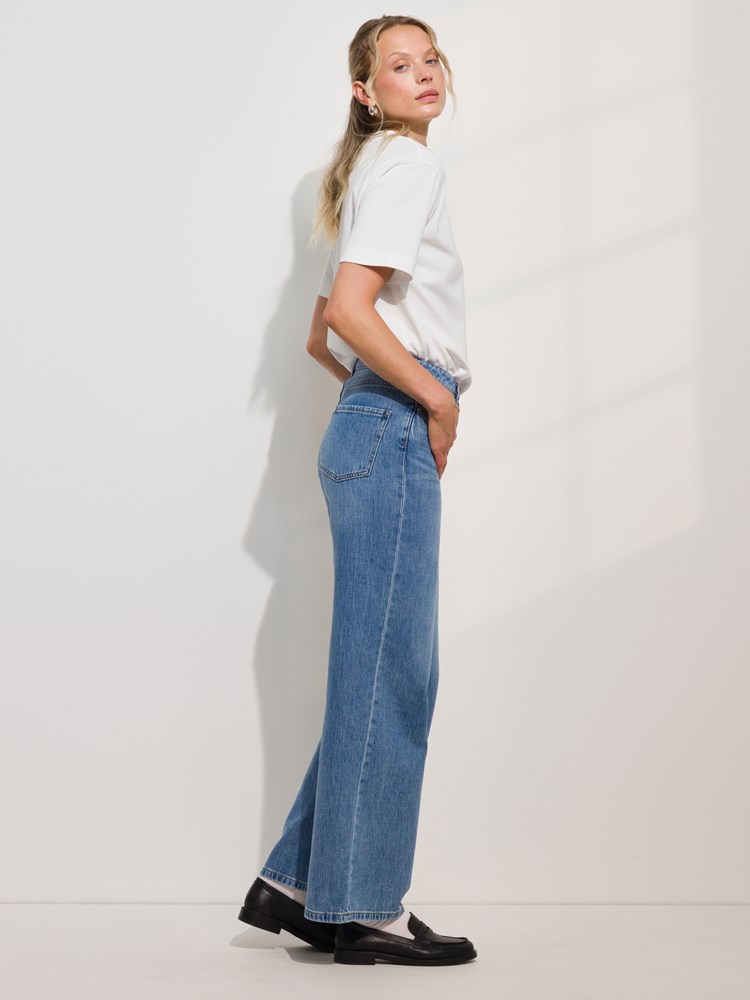 Estelle wide jeans 7508732_D06-DONNA-A24-Modell-Front_chn=match_1344_Estelle wide jeans D06_Estelle wide jeans D06 7508732.jpg_Front||Front