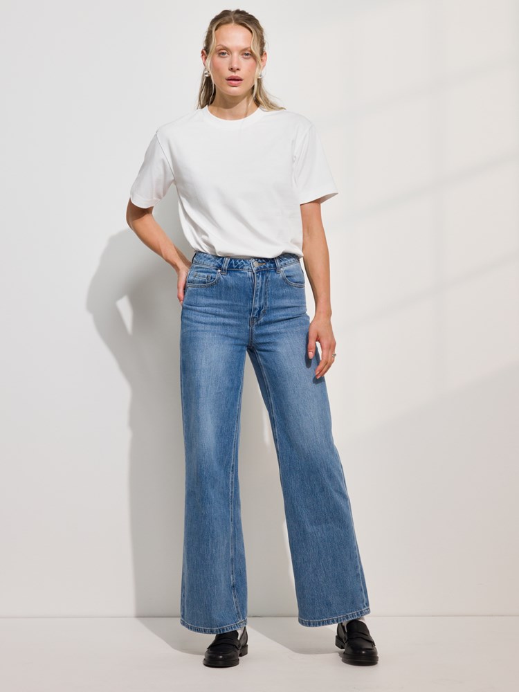 Estelle wide jeans 7508732_D06-DONNA-A24-Modell-Front_chn=match_1403_Estelle wide jeans D06_Estelle wide jeans D06 7508732.jpg_Front||Front