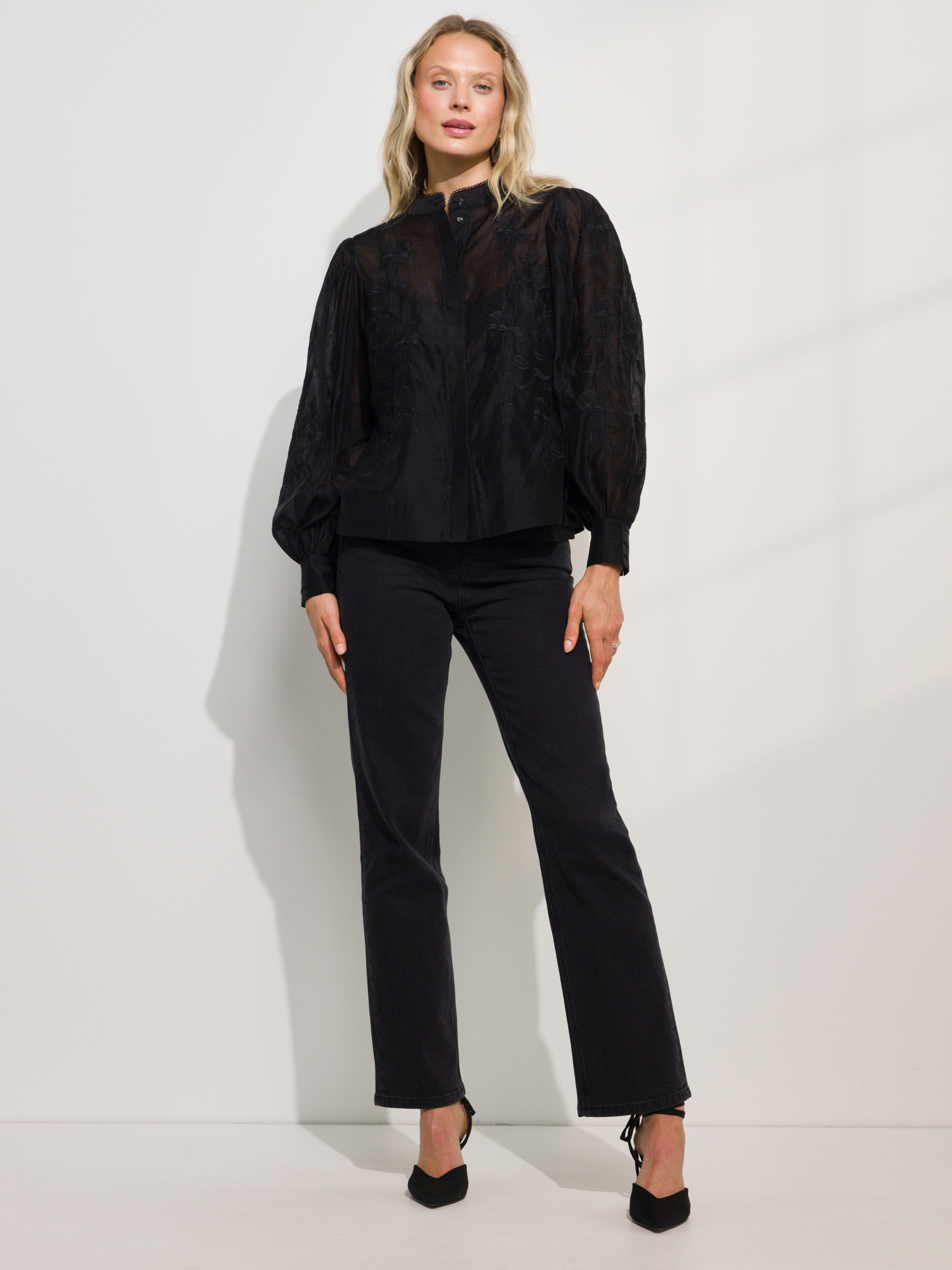 Nia bluse 7508776_CAB-DONNA-A24-Modell-Front_chn=match_4166_Nia bluse CAB_Nia bluse CAB 7508776.jpg_Front||Front