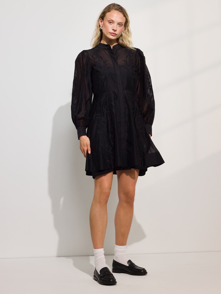 Nia kjole 7508777_CAB-DONNA-A24-Modell-Front_chn=match_1110_Nia kjole CAB 7508777.jpg_Front