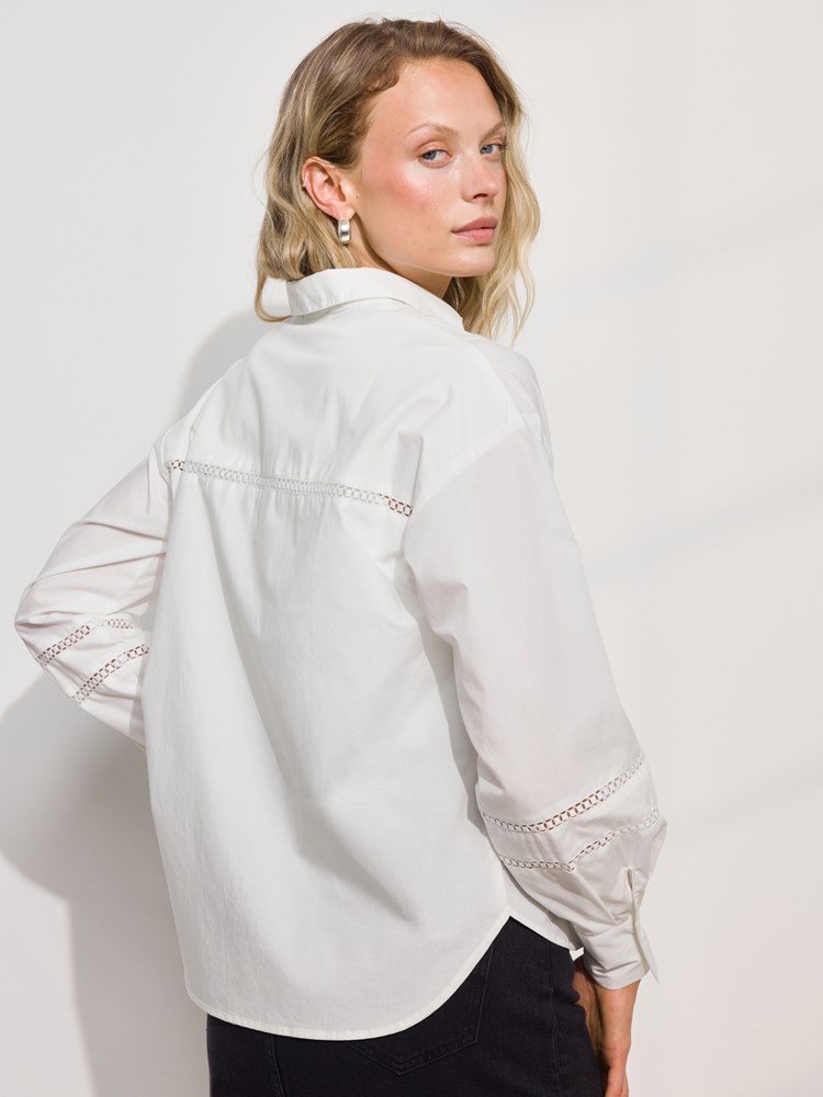 Rosie skjorte 7508785_O68-DONNA-A24-Modell-Back_chn=match_4074_Rosie skjorte O68 7508785.jpg_Back