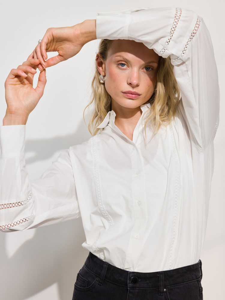 Rosie skjorte 7508785_O68-DONNA-A24-Modell-Front_chn=match_7129_Rosie skjorte O68 7508785.jpg_Front