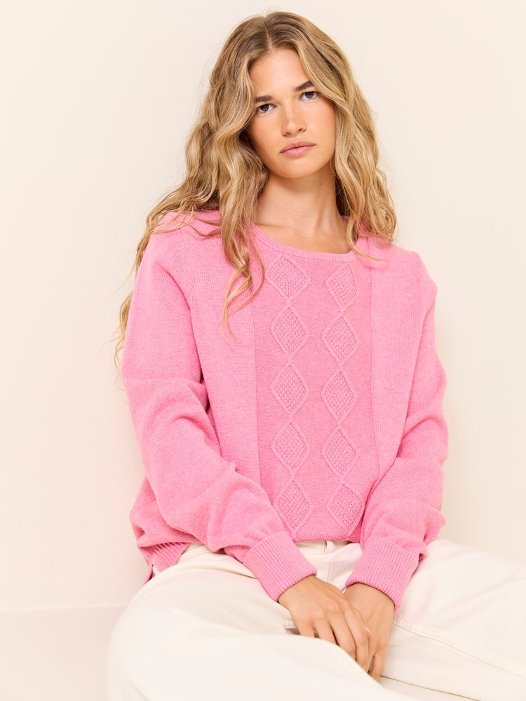 Sophia genser 7508858_MOA-JEANPAUL-W24-Modell-Front_8954_Sophia genser MOA_Sophia genser MOA 7508858.jpg_Front||Front