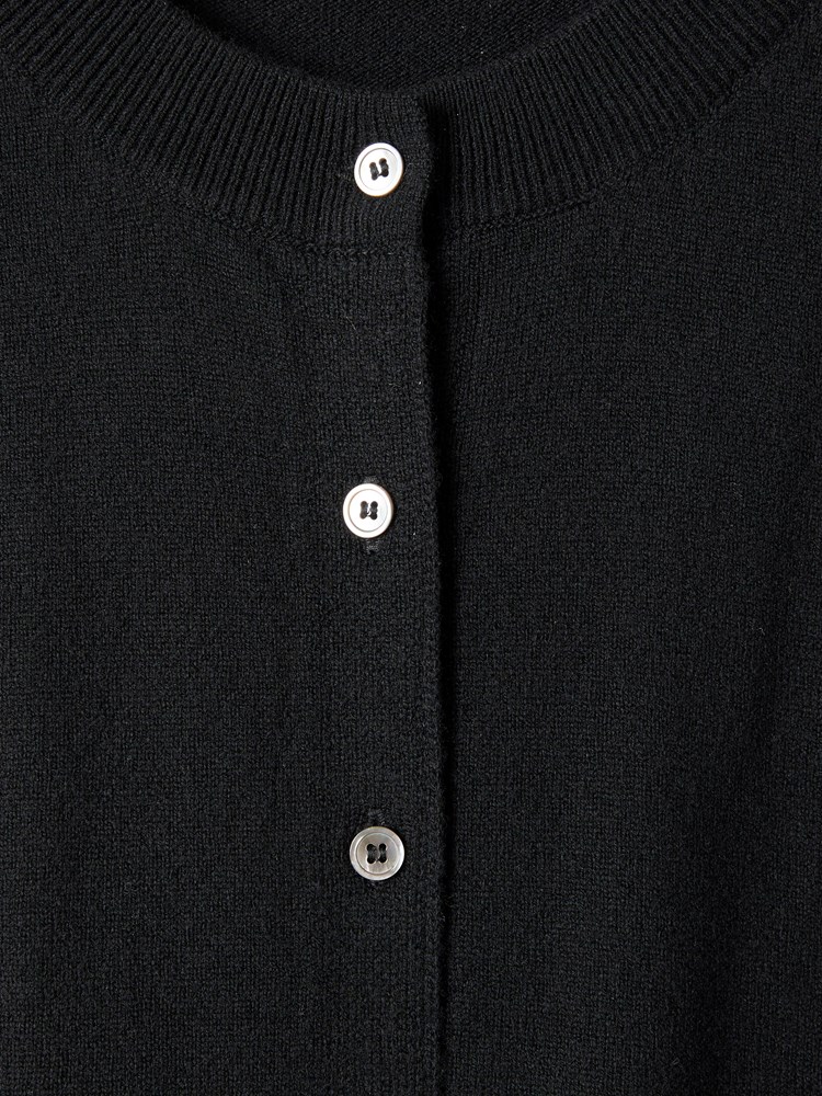 Vita cardigan i merinoull 7508880_CAB-MARIEPHILIPPE-A24-Front_4695_Vita cardigan CAB_Vita cardigan i merinoull CAB_Vita cardigan i merinoull CAB 7508880.jpg_Front||Front