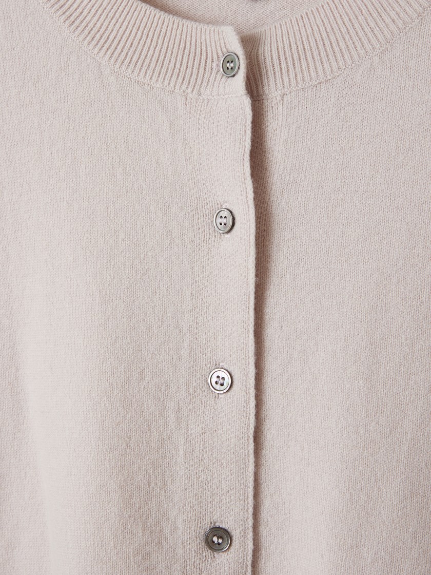 7508880 I4I 7508880_I4I-MARIEPHILIPPE-A24-Front_3741_Vita cardigan I4I_Vita cardigan i merinoull I4I.jpg_Front||Front