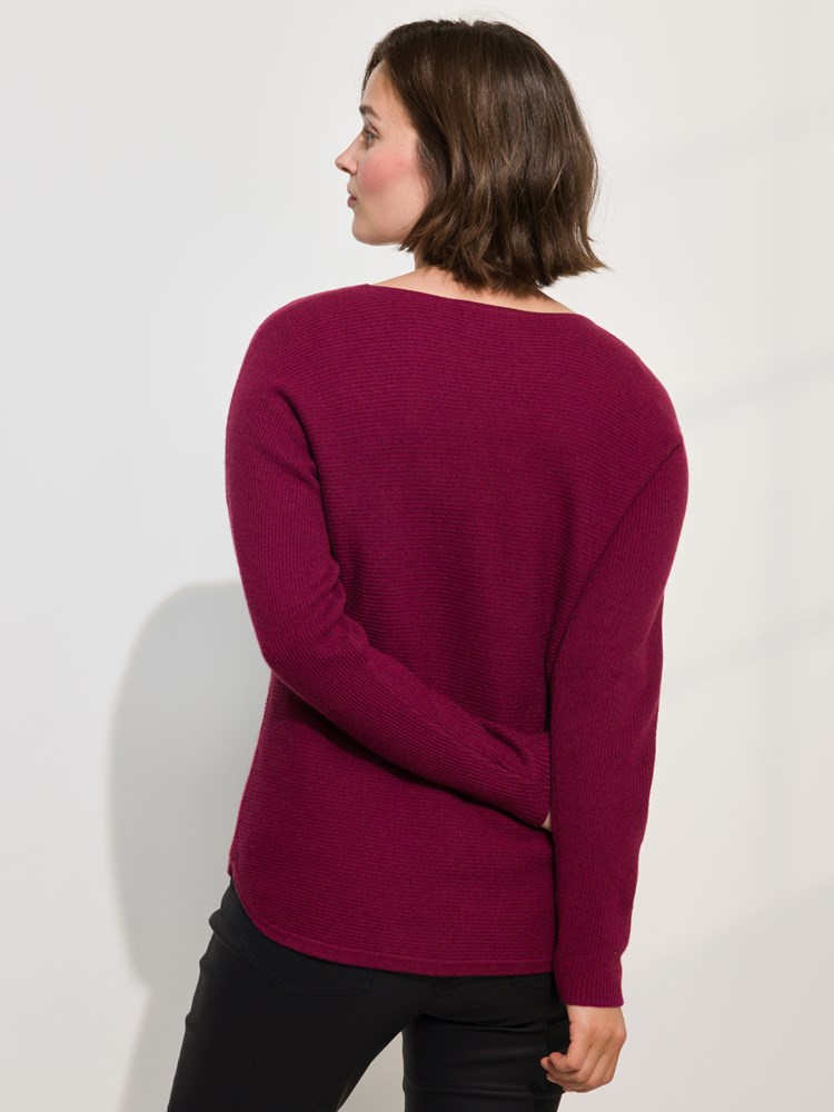Molline genser 7508917_I7M-MARIEPHILIPPE-A24-Modell-Back_chn=match_9957_Molline genser MWH_Molline genser MWH 7508917.jpg_