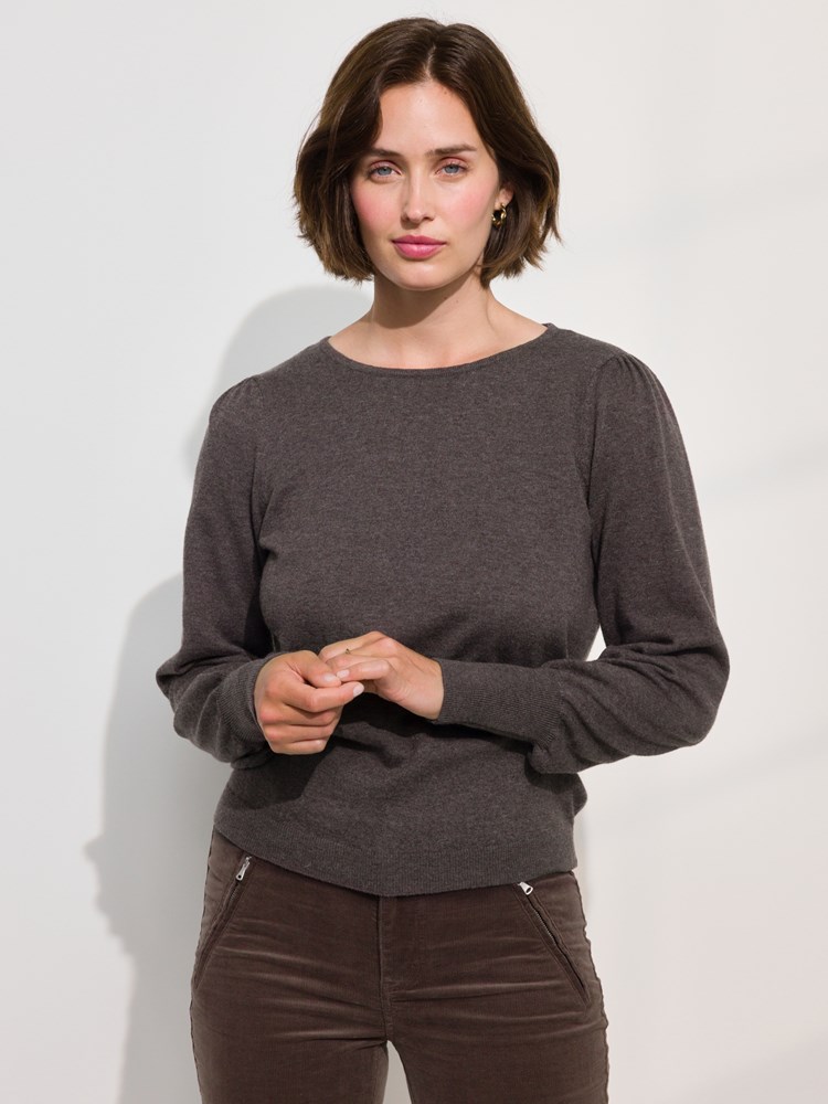 Olea genser i merinoblanding 7508921_AIK-MARIEPHILIPPE-A24-Modell-Front_chn=match_5437_Olea genser i merinoblanding AIK_Olea genser i merinoblanding AIK 7508921.jpg_Front||Front