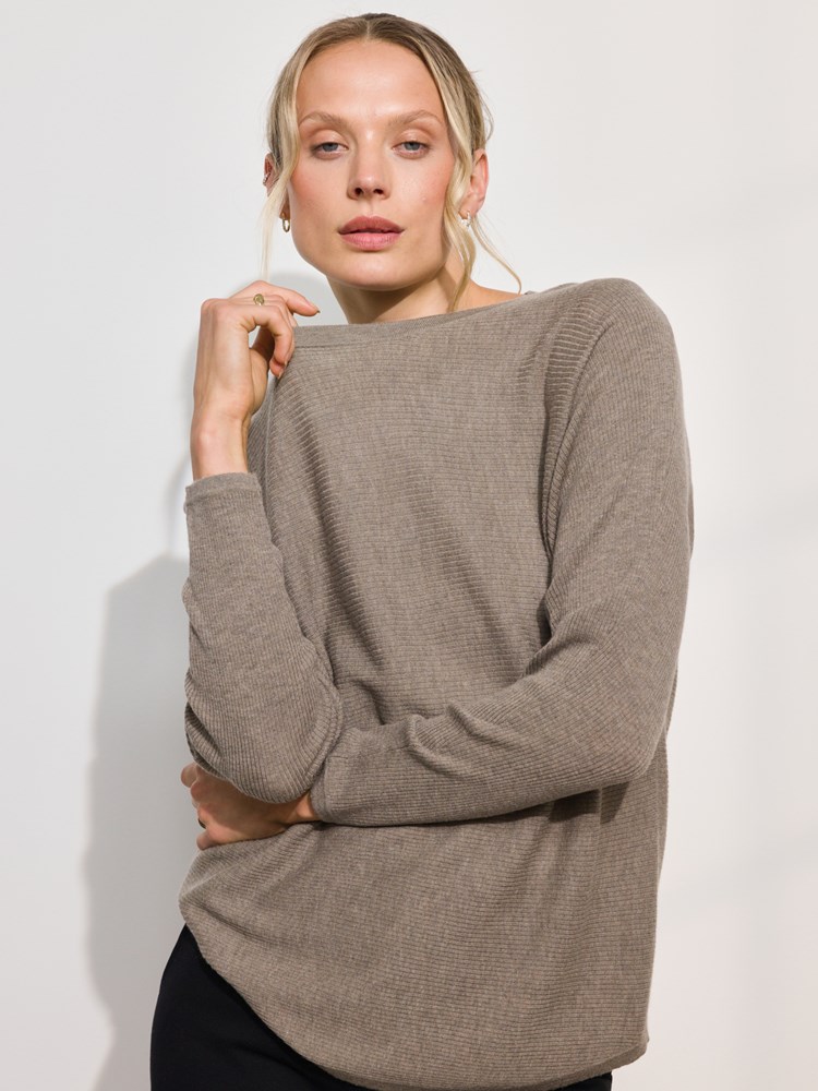 Mona genser i ullblanding 7508925_AGP-MARIEPHILIPPE-A24-Modell-Front_chn=match_373_Mona genser i ullblanding AGP_Mona genser i ullblanding AGP 7508925.jpg_Front||Front