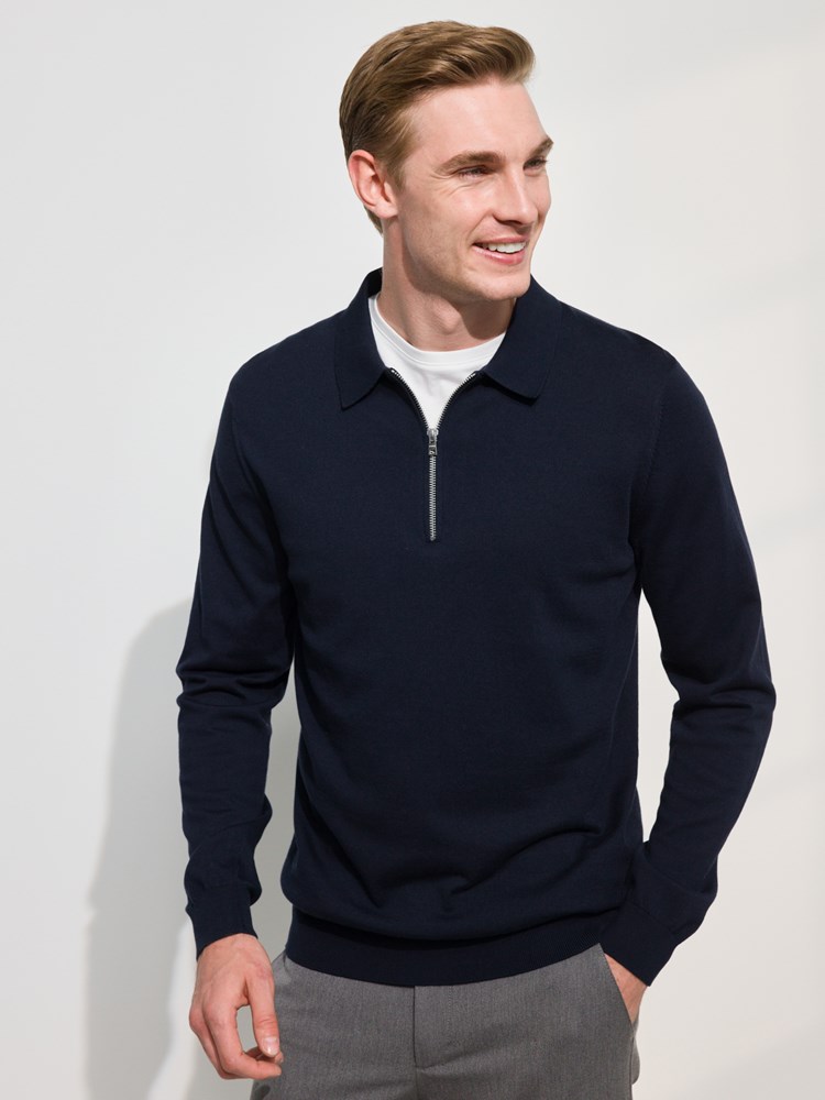 Costa zip polo 7509020_C29-MARIOCONTI-A24-Modell-Front_chn=match_4518_Costa zip polo C29_Costa zip polo C29 7509020.jpg_Front||Front