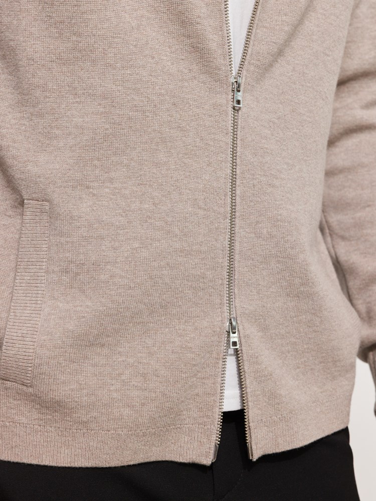 Vito cardigan 7509026_AFI-MARIOCONTI-A24-Modell-Left_chn=match_1062_Vito cardigan AFI_Vito cardigan AFI 7509026.jpg_Left||Left