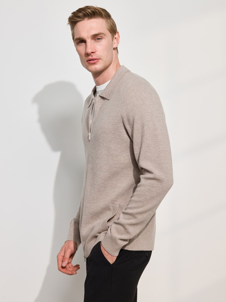 Vito cardigan 7509026_AFI-MARIOCONTI-A24-Modell-Left_chn=match_1786_Vito cardigan AFI_Vito cardigan AFI 7509026.jpg_Left||Left