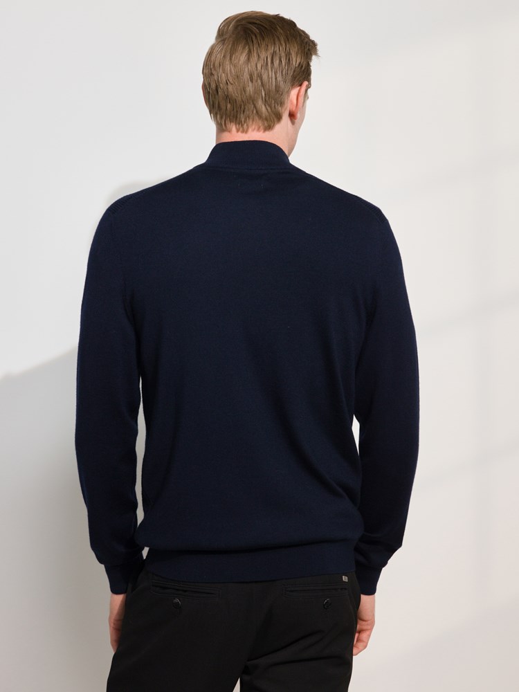 Manzini ullcardigan 7509027_C27-MARIOCONTI-A24-Modell-Back_chn=match_7171_Manzini ullcardigan C27_Manzini ullcardigan C27 7509027.jpg_Back||Back