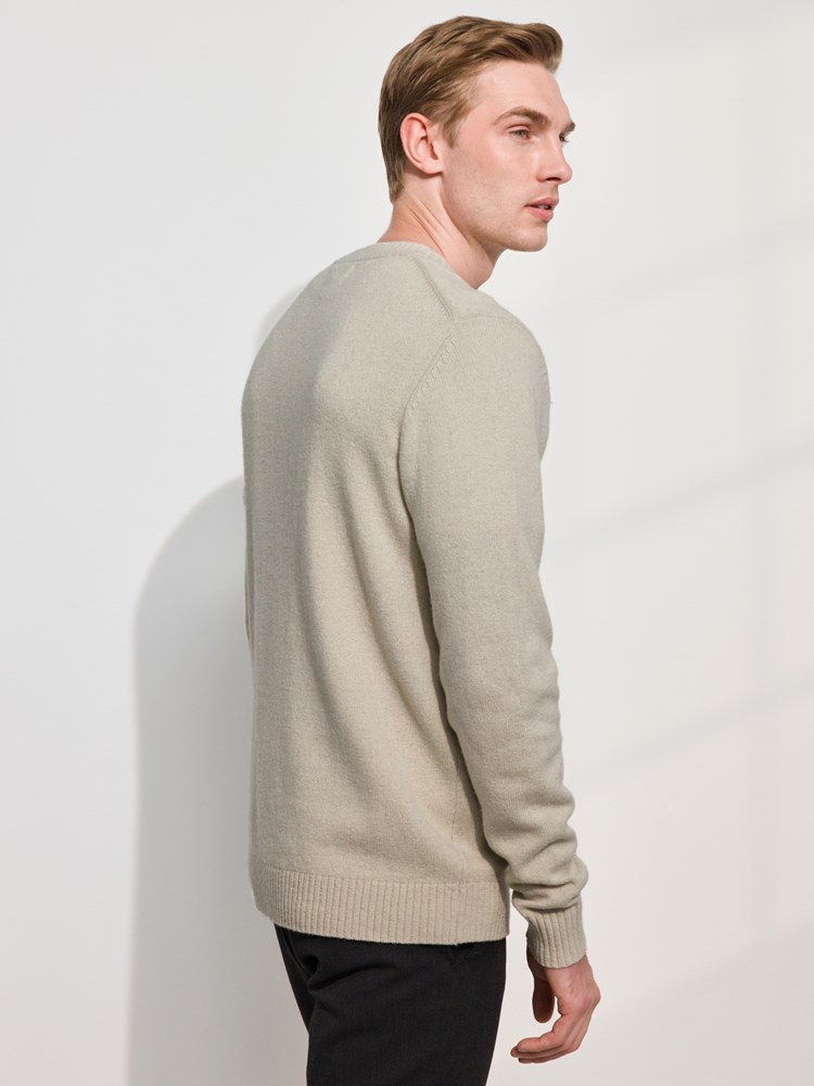 Nicolo cardigan 7509043_I2V-MARIOCONTI-A24-Modell-Left_chn=match_3182_Nicolo cardigan I2V 7509043.jpg_Left